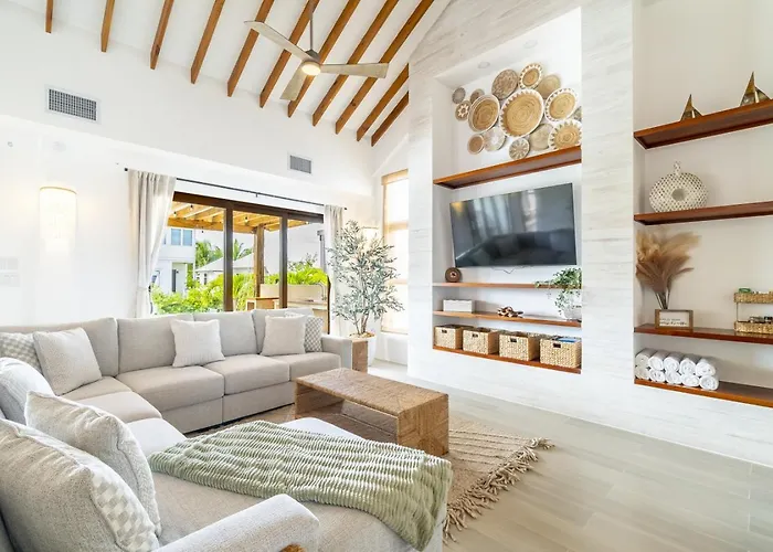 Villa Bougainvillea And Mistico Club Boat Shuttle